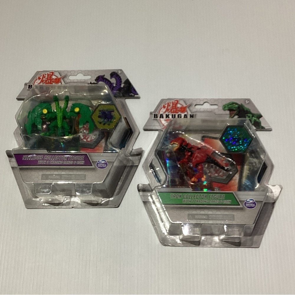 Bakugan Nillious (Green) Trox (red) Collector Figure W/ 2 Trading Cards & Coin